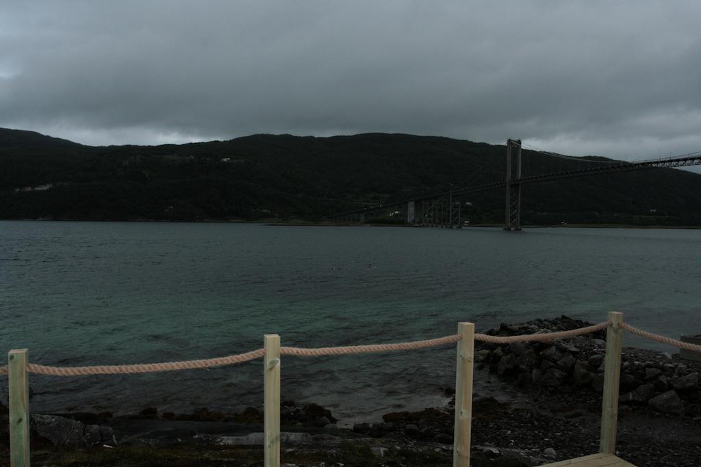 Tjeldsundbrua Maritim Villa Evenskjer Værelse billede